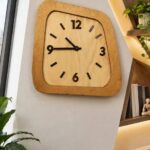ساعت دیواری دفرمه صفحه چوبی سایز 70