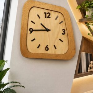 ساعت دیواری دفرمه صفحه چوبی سایز 70